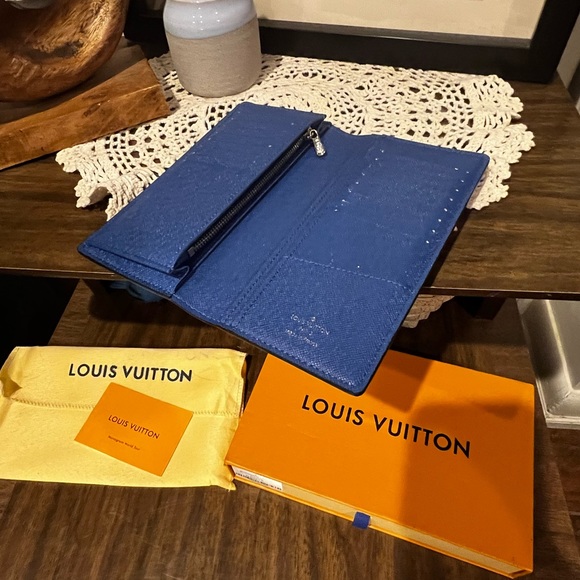 Louis Vuitton Long Wallet - Picture 3 of 5